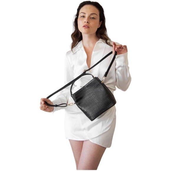 NEW Aota Elena Bucket Bag in Black - Picture 6 of 6